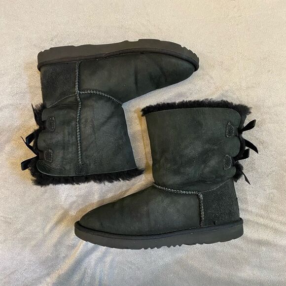 UGG Bailey Bow II Black Boots Women Size 6 - Picture 1 of 6